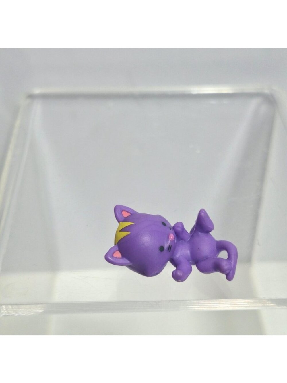 Twozies Season 1 Purple Raccoon Baby Figure 1.25" - Picture 8 of 13